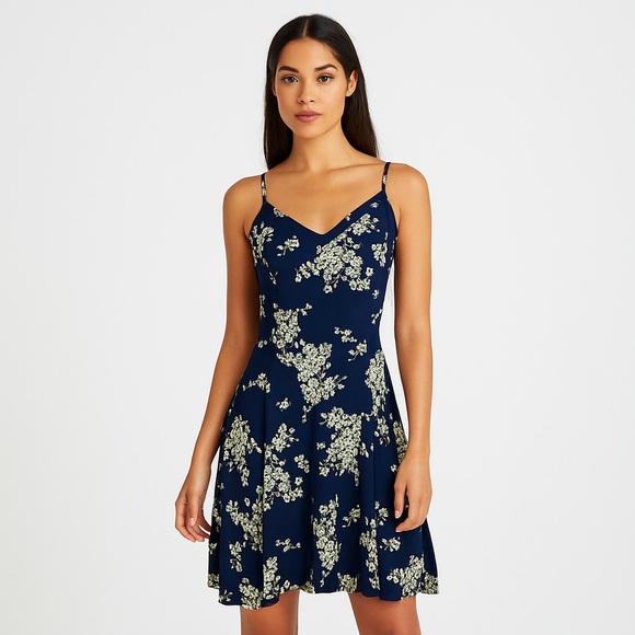 Old Navy Dresses & Skirts - Old Navy blue floral fit & flare sundress women’s medium